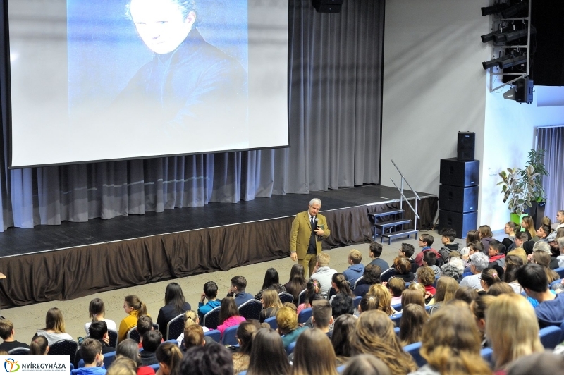 Rendhagyó irodalmi óra - fotó Szarka Lajos