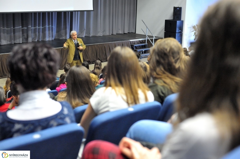 Rendhagyó irodalmi óra - fotó Szarka Lajos