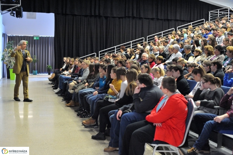 Rendhagyó irodalmi óra - fotó Szarka Lajos