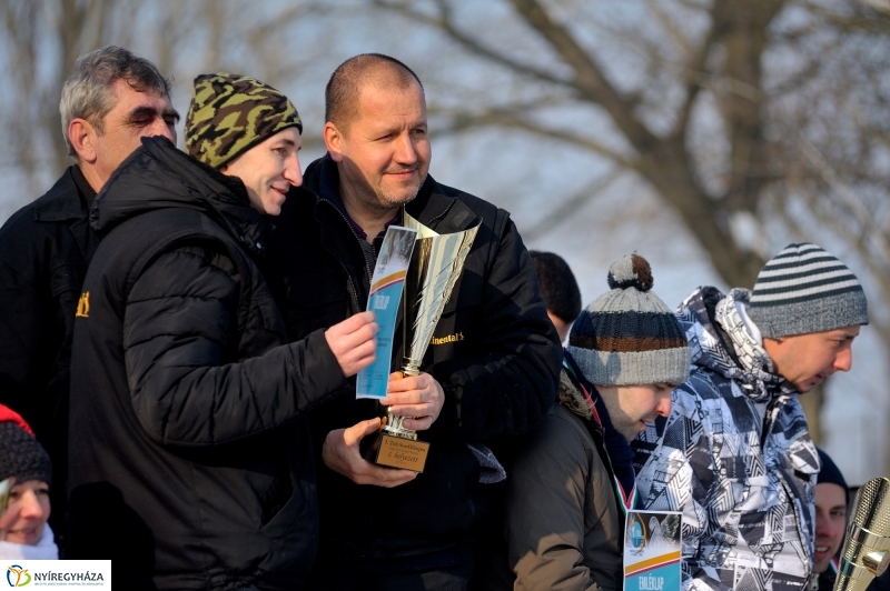 Szobrászok a Tófürdőn - fotó Szarka Lajos