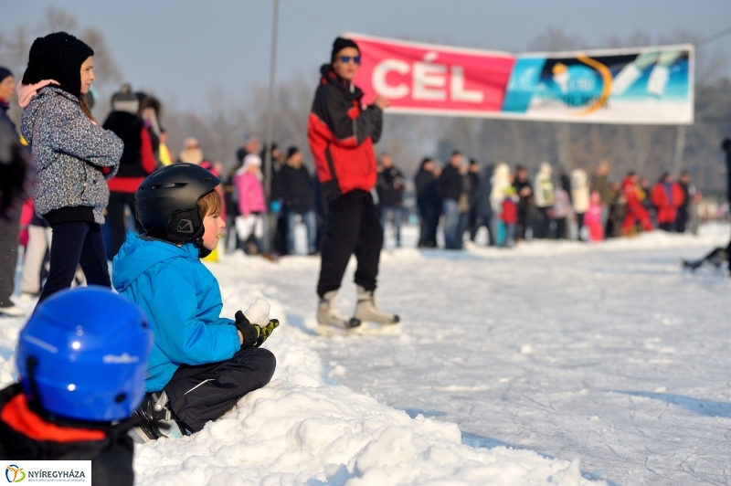 Korcsolyák  a Tófürdőn - fotó Szarka Lajos
