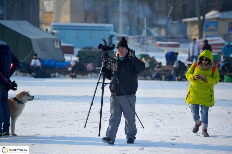 Korcsolyák  a Tófürdőn - fotó Szarka Lajos