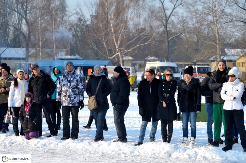 Korcsolyák  a Tófürdőn - fotó Szarka Lajos
