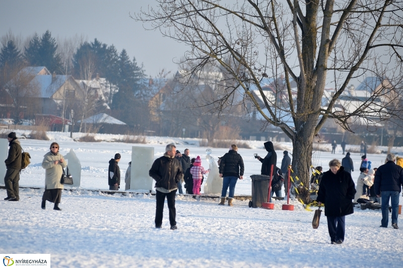 Korcsolyák  a Tófürdőn - fotó Szarka Lajos