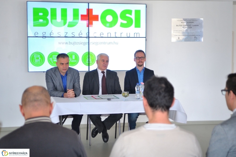 Bujtosi Egészségcentrum átadása - fotó Szarka Lajos