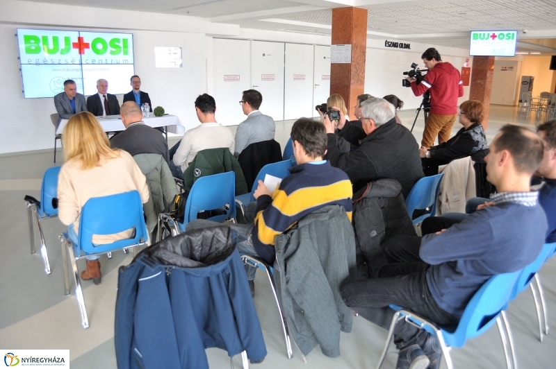 Bujtosi Egészségcentrum átadása - fotó Szarka Lajos
