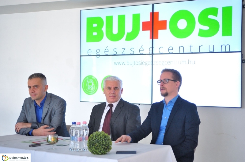 Bujtosi Egészségcentrum átadása - fotó Szarka Lajos