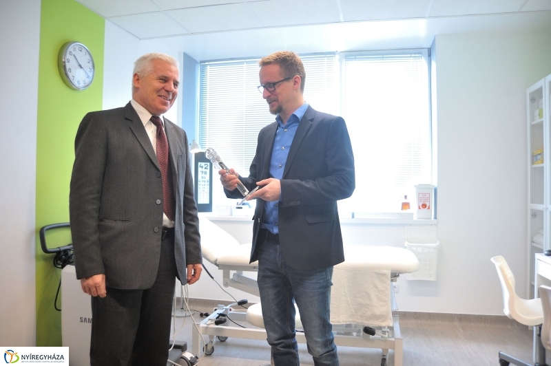 Bujtosi Egészségcentrum átadása - fotó Szarka Lajos