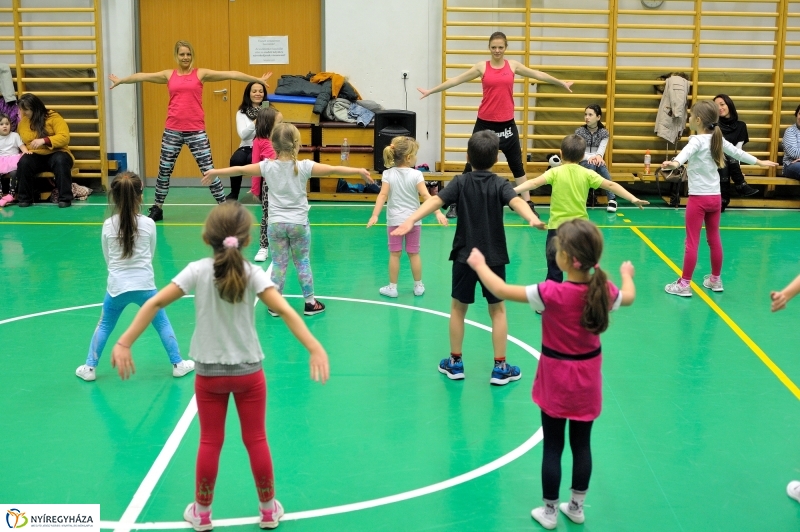 MOZDULJ NYÍREGYHÁZA 2017 gyerekzumba - fotó Szarka Lajos