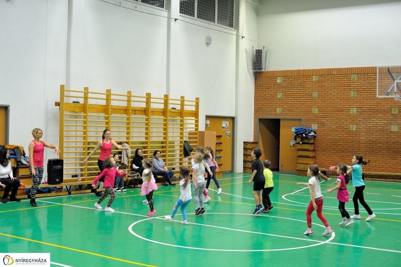 MOZDULJ NYÍREGYHÁZA 2017 gyerekzumba - fotó Szarka Lajos