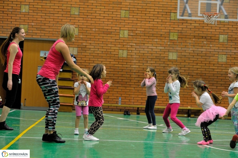 MOZDULJ NYÍREGYHÁZA 2017 gyerekzumba - fotó Szarka Lajos
