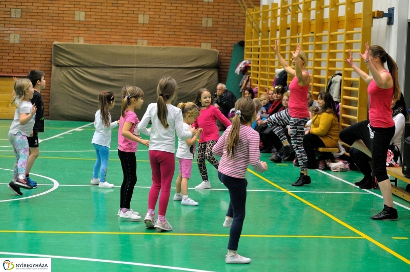 MOZDULJ NYÍREGYHÁZA 2017 gyerekzumba - fotó Szarka Lajos