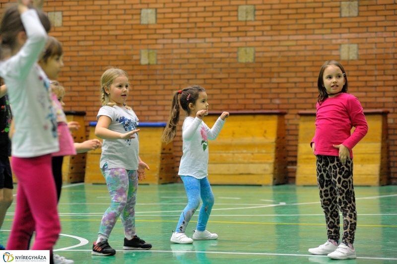 MOZDULJ NYÍREGYHÁZA 2017 gyerekzumba - fotó Szarka Lajos