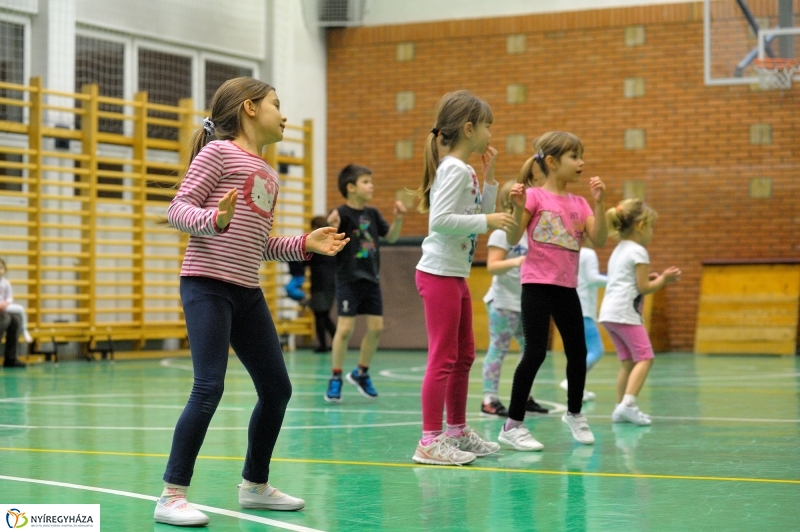 MOZDULJ NYÍREGYHÁZA 2017 gyerekzumba - fotó Szarka Lajos