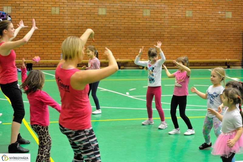 MOZDULJ NYÍREGYHÁZA 2017 gyerekzumba - fotó Szarka Lajos