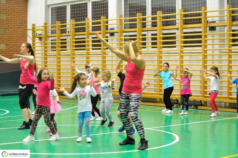 MOZDULJ NYÍREGYHÁZA 2017 gyerekzumba - fotó Szarka Lajos