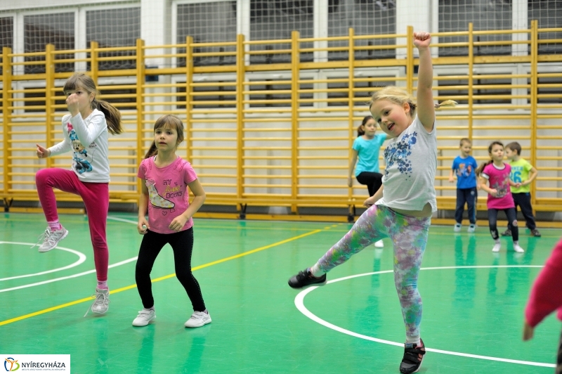 MOZDULJ NYÍREGYHÁZA 2017 gyerekzumba - fotó Szarka Lajos