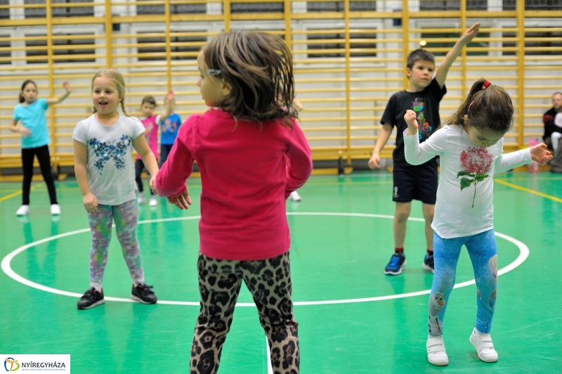 MOZDULJ NYÍREGYHÁZA 2017 gyerekzumba - fotó Szarka Lajos