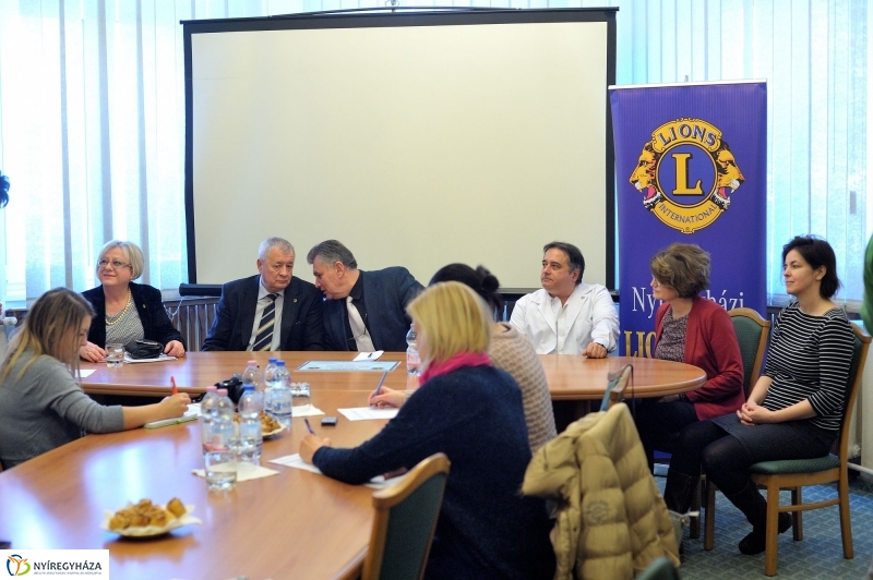Lions adomány a kórháznak - fotó Szarka Lajos
