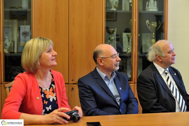 Lions adomány a kórháznak - fotó Szarka Lajos