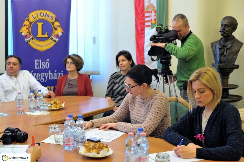 Lions adomány a kórháznak - fotó Szarka Lajos