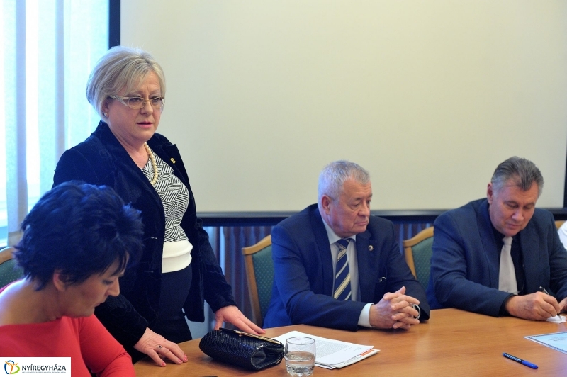 Lions adomány a kórháznak - fotó Szarka Lajos