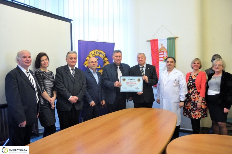 Lions adomány a kórháznak - fotó Szarka Lajos