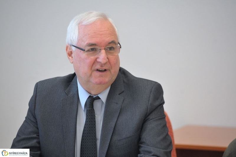 Sajtótájékoztató az Egészségügyi Főiskolán - fotó Szarka Lajos