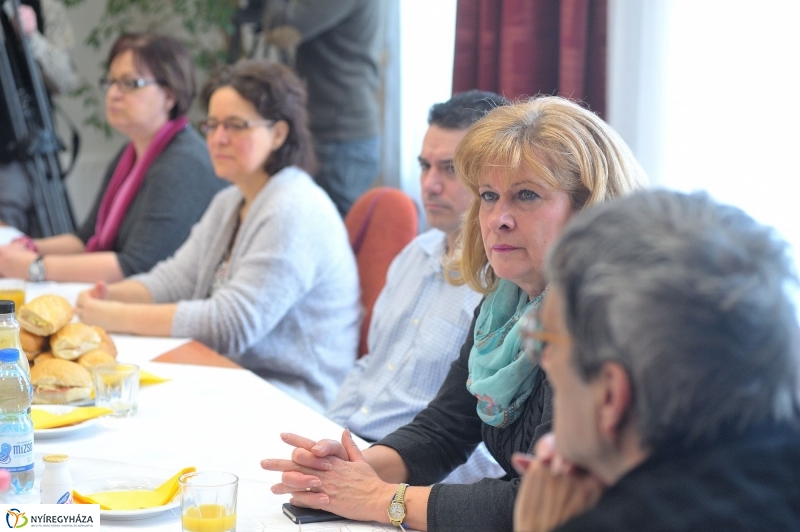 Sajtótájékoztató az Egészségügyi Főiskolán - fotó Szarka Lajos