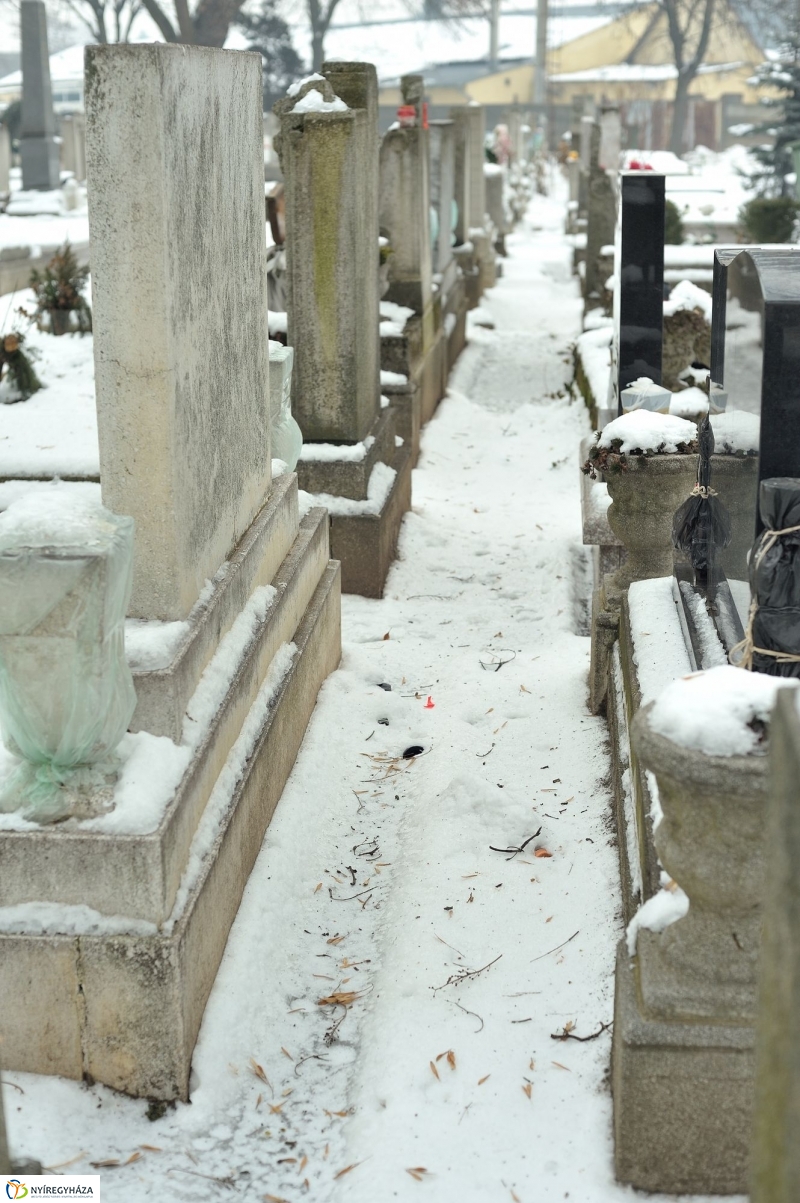 Temető télen - fotó Szarka Lajos