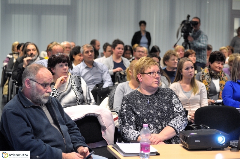 Civil fórum a VMKK-ban - fotó Szarka Lajos