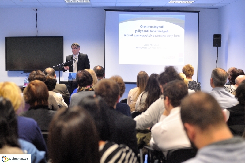 Civil fórum a VMKK-ban - fotó Szarka Lajos