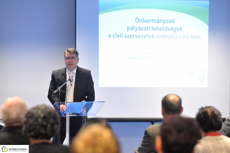 Civil fórum a VMKK-ban - fotó Szarka Lajos