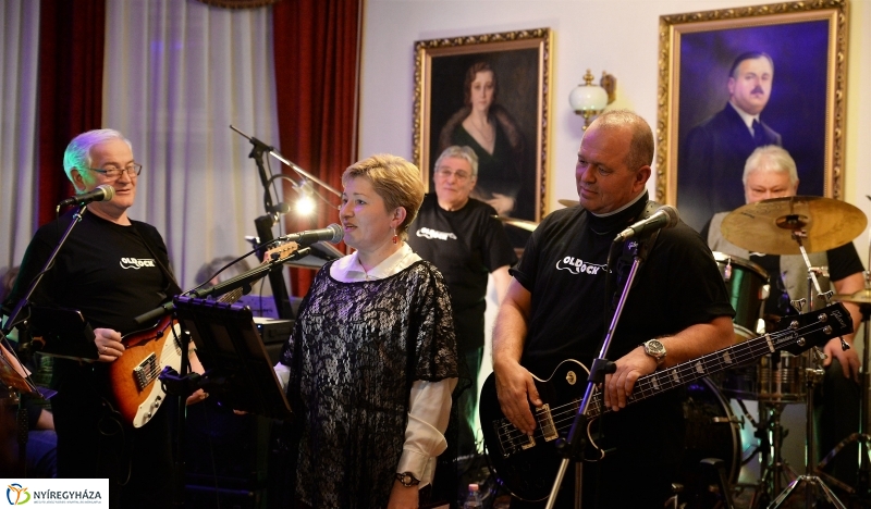 Old Rock és Kaland Old Rock a Bencs Villában