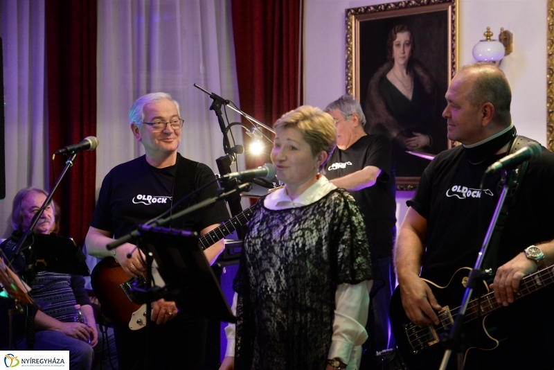 Old Rock és Kaland Old Rock a Bencs Villában