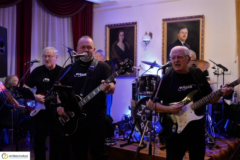 Old Rock és Kaland Old Rock a Bencs Villában