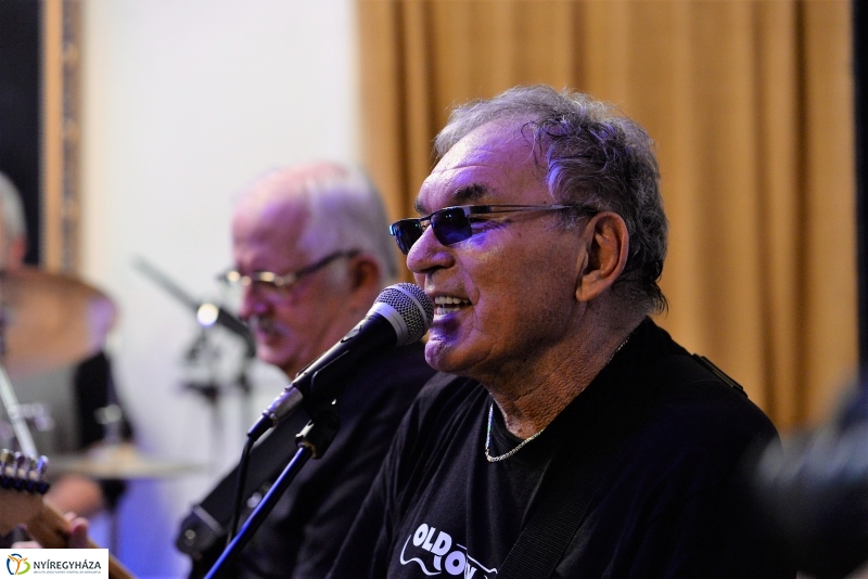 Old Rock és Kaland Old Rock a Bencs Villában