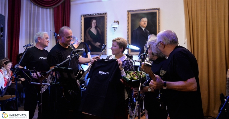 Old Rock és Kaland Old Rock a Bencs Villában