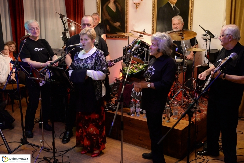 Old Rock és Kaland Old Rock a Bencs Villában