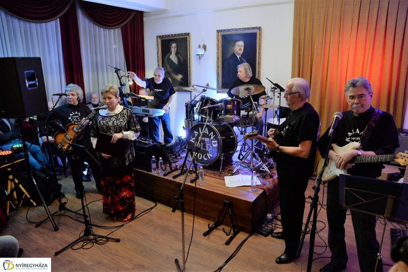 Old Rock és Kaland Old Rock a Bencs Villában