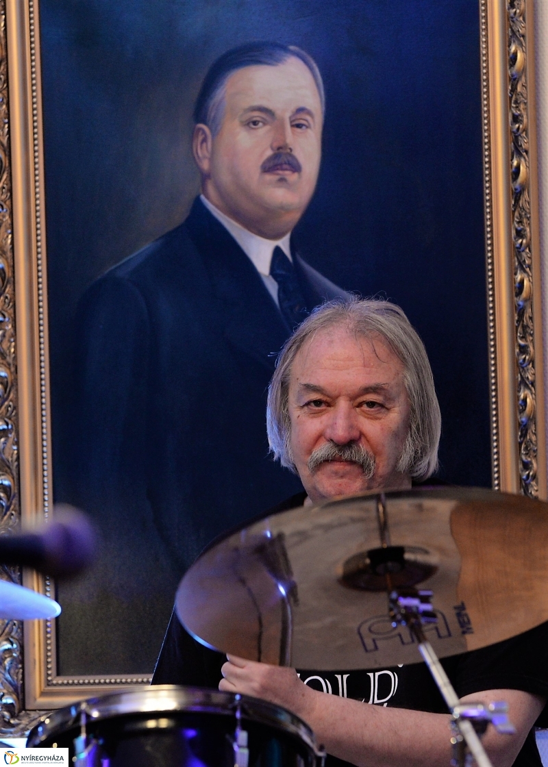 Old Rock és Kaland Old Rock a Bencs Villában