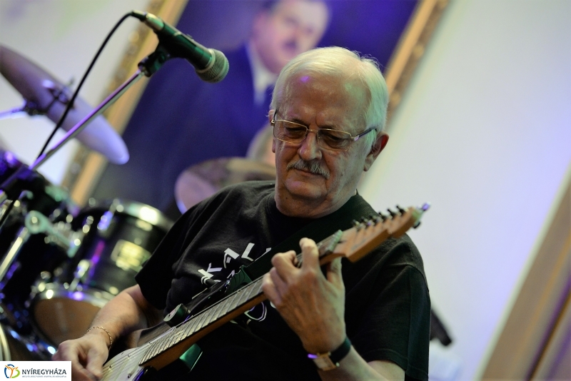 Old Rock és Kaland Old Rock a Bencs Villában