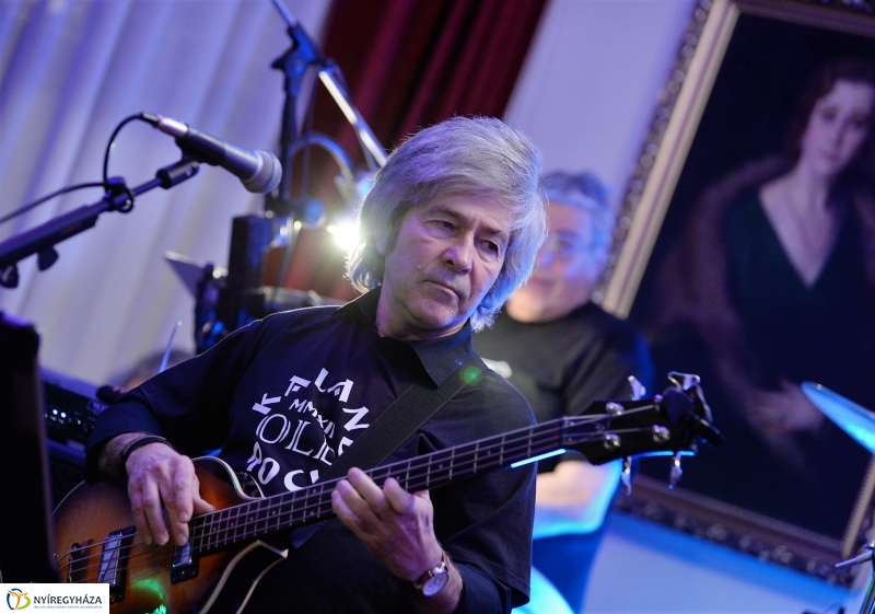 Old Rock és Kaland Old Rock a Bencs Villában