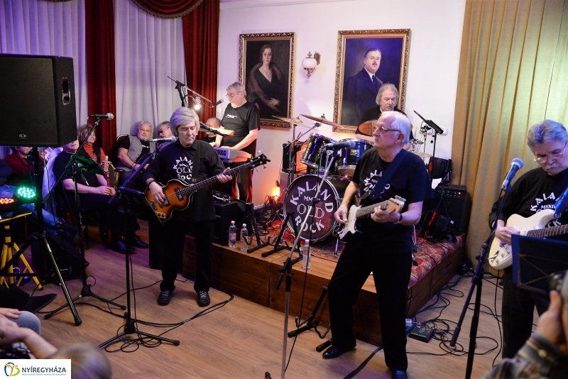 Old Rock és Kaland Old Rock a Bencs Villában