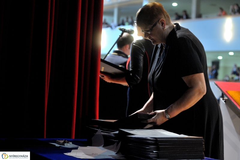 Oklevélátadó Ünnepség az egyetemen - fotó Szarka Lajos