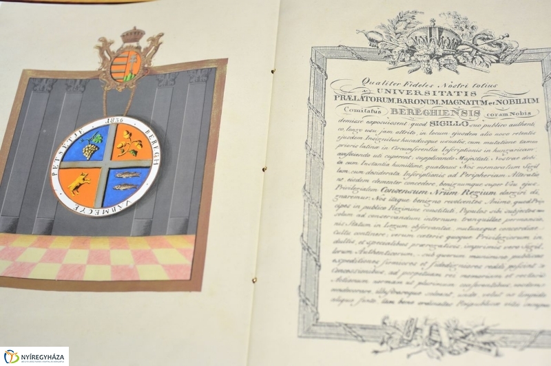 Címeres pecsétek a Levéltárban - fotó Szarka Lajos