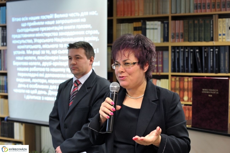 Címeres pecsétek a Levéltárban - fotó Szarka Lajos