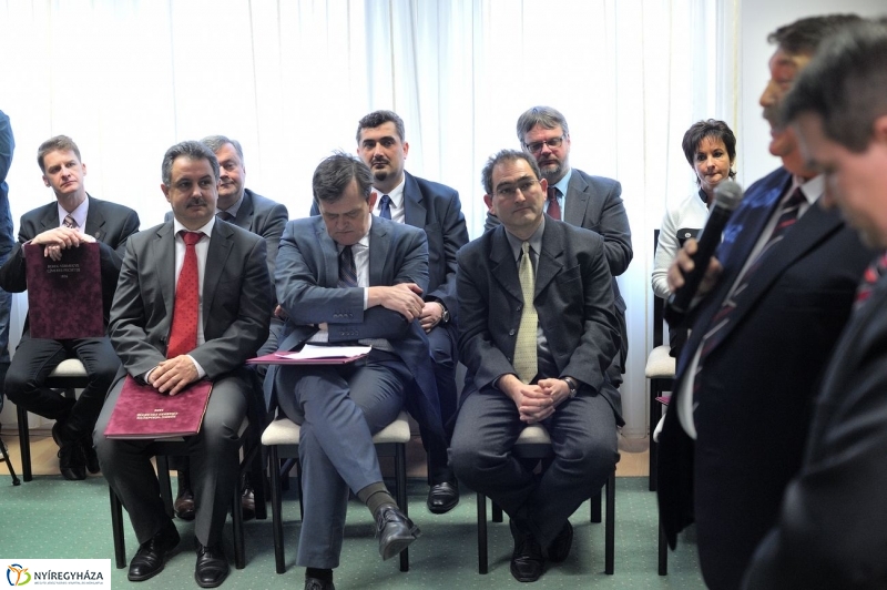 Címeres pecsétek a Levéltárban - fotó Szarka Lajos