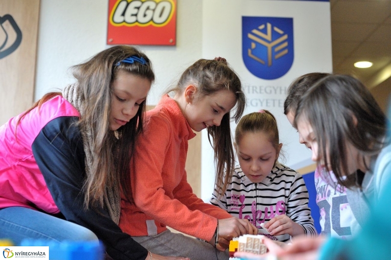 Egyetemi szintű LEGO - fotó Szarka Lajos