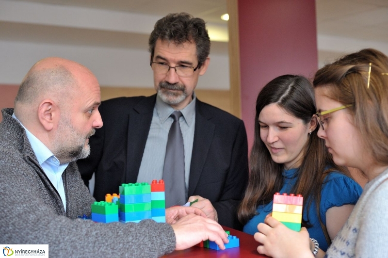 Egyetemi szintű LEGO - fotó Szarka Lajos